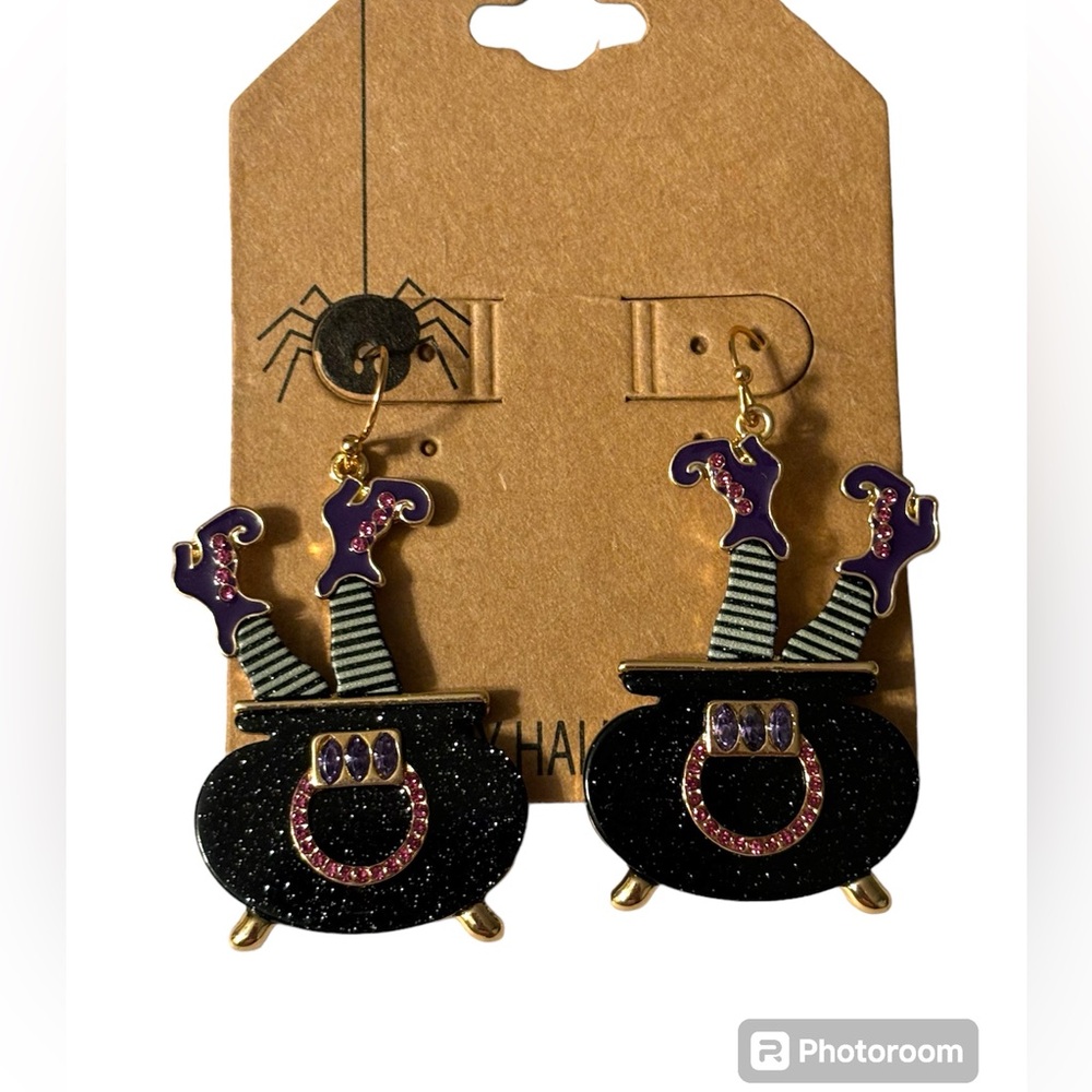 NEW•Witch and Cauldron dangle earrings